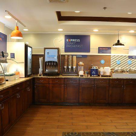 Holiday Inn Express Hotel & Suites Cleveland - Ms By Ihg Extérieur photo