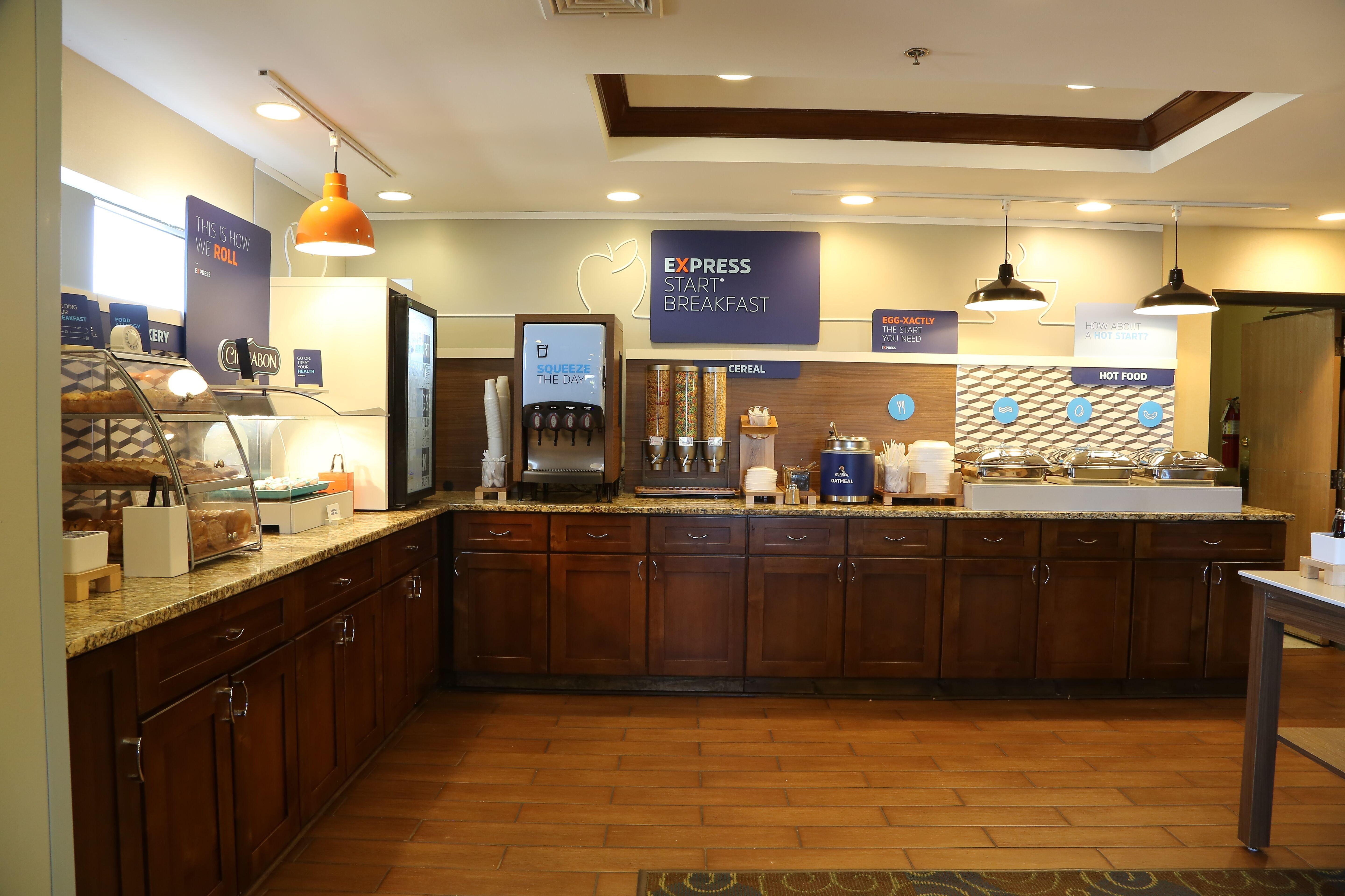 Holiday Inn Express Hotel & Suites Cleveland - Ms By Ihg Extérieur photo