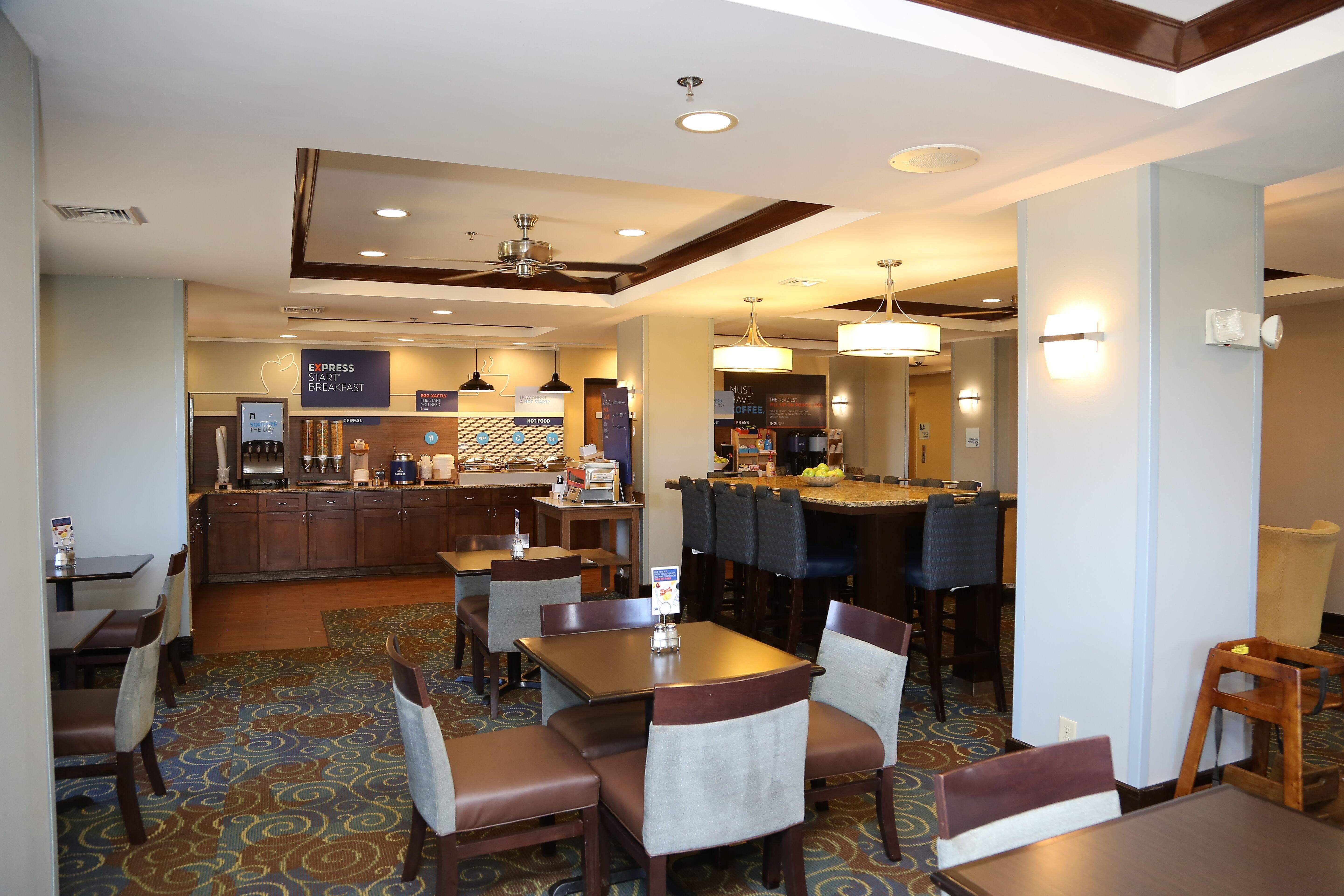 Holiday Inn Express Hotel & Suites Cleveland - Ms By Ihg Extérieur photo