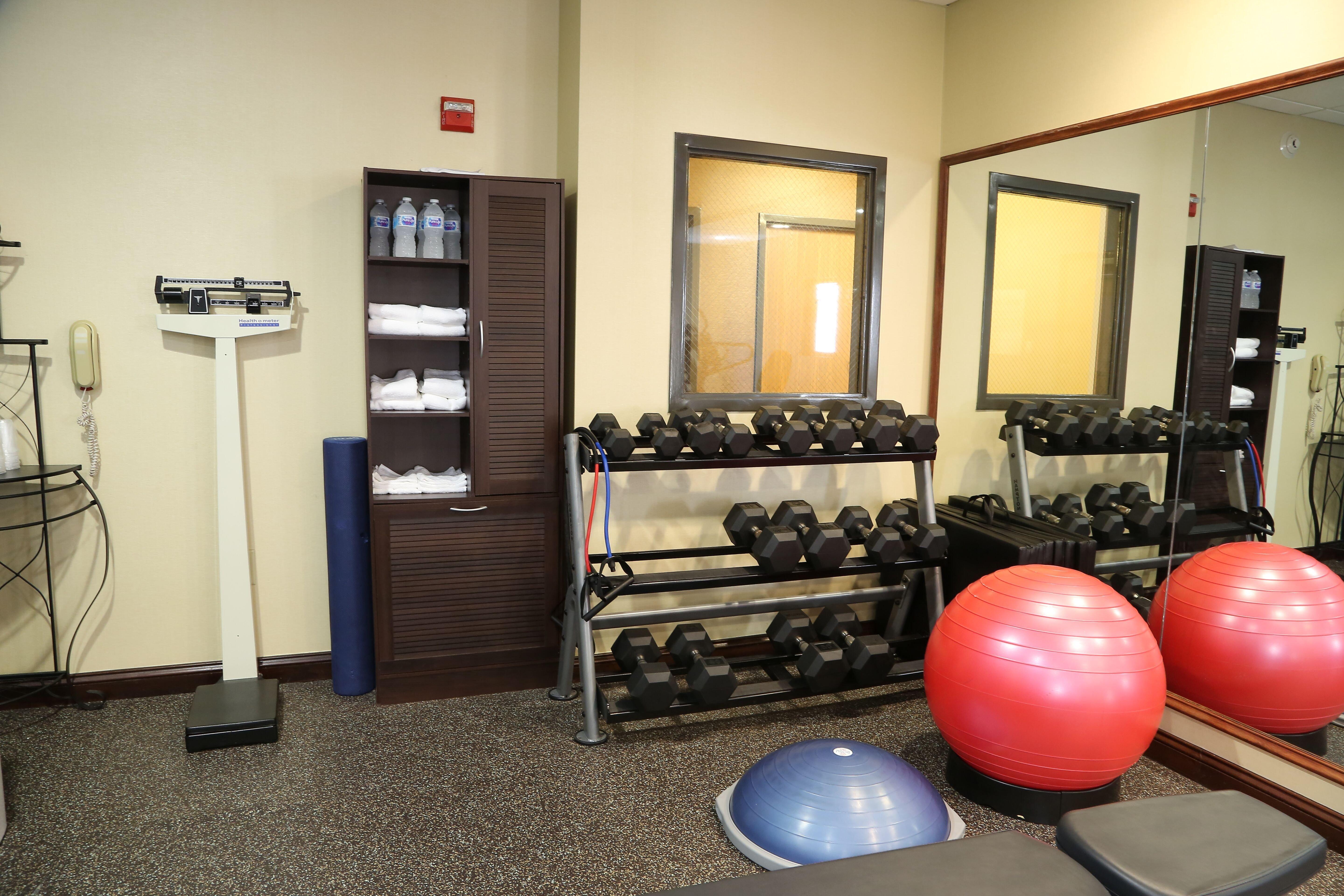 Holiday Inn Express Hotel & Suites Cleveland - Ms By Ihg Extérieur photo