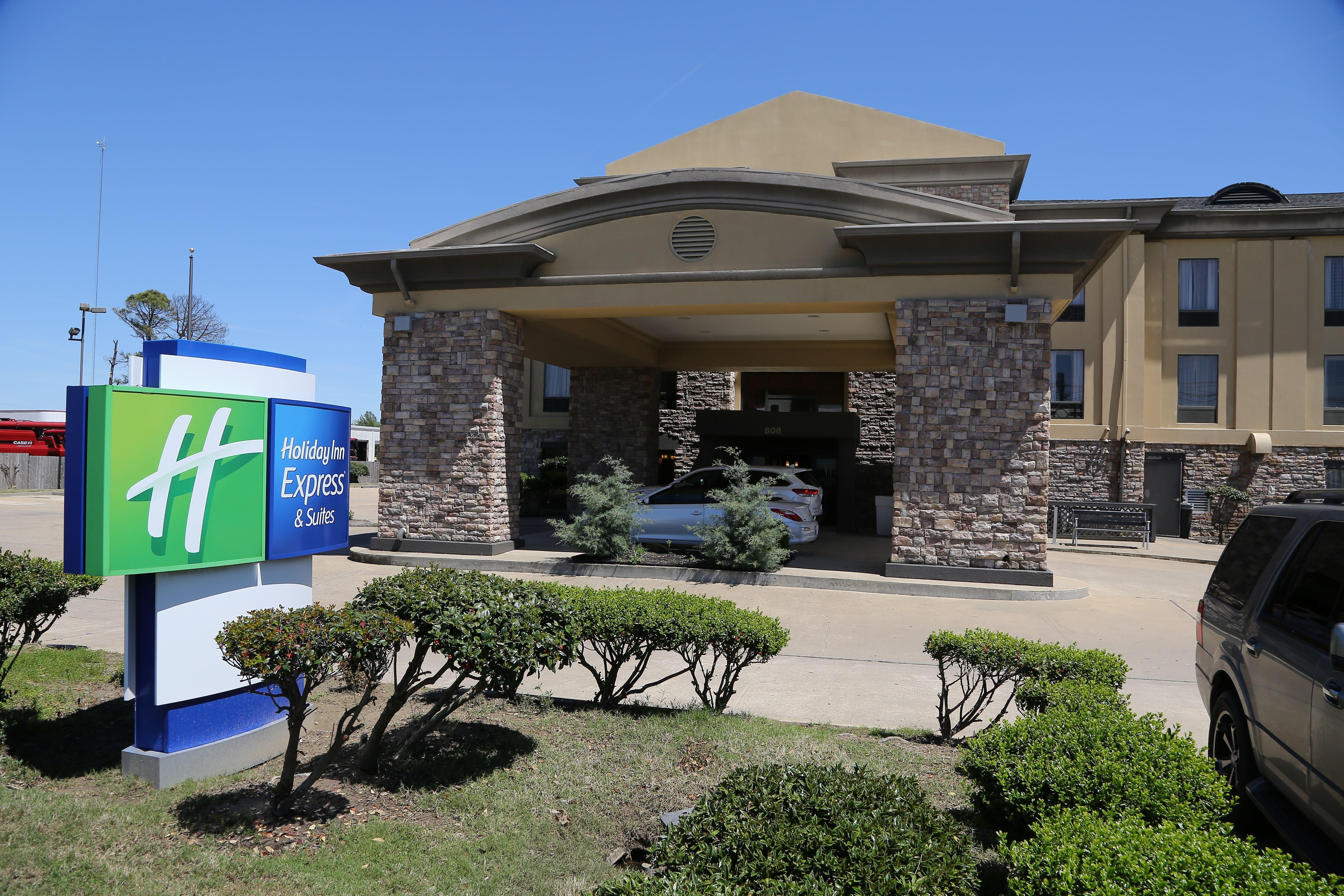 Holiday Inn Express Hotel & Suites Cleveland - Ms By Ihg Extérieur photo