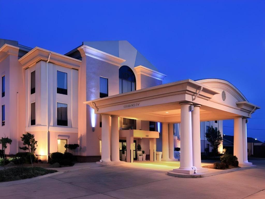 Holiday Inn Express Hotel & Suites Cleveland - Ms By Ihg Extérieur photo