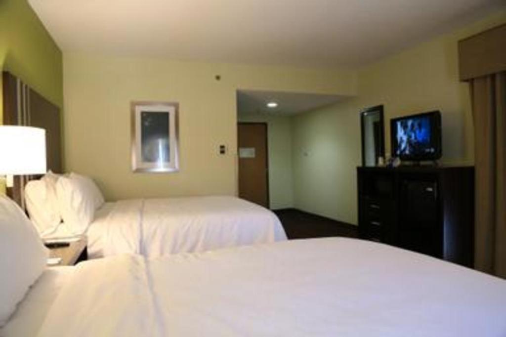 Holiday Inn Express Hotel & Suites Cleveland - Ms By Ihg Extérieur photo