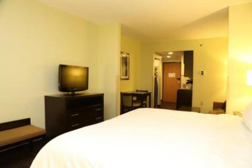 Holiday Inn Express Hotel & Suites Cleveland - Ms By Ihg Extérieur photo