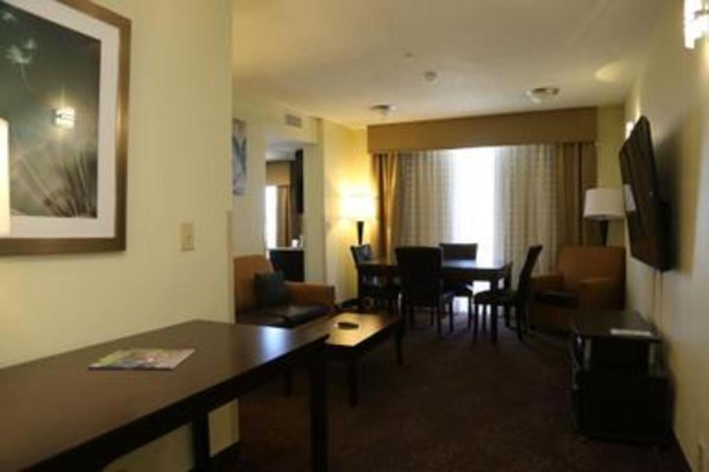Holiday Inn Express Hotel & Suites Cleveland - Ms By Ihg Extérieur photo