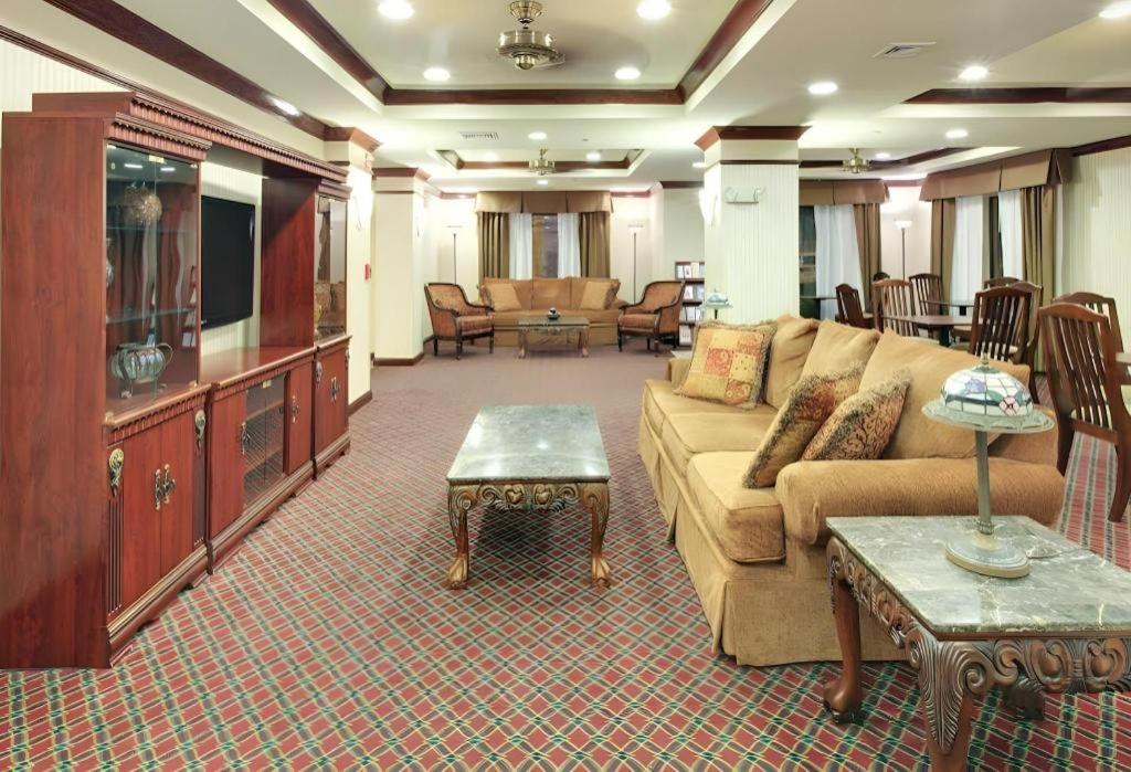 Holiday Inn Express Hotel & Suites Cleveland - Ms By Ihg Extérieur photo